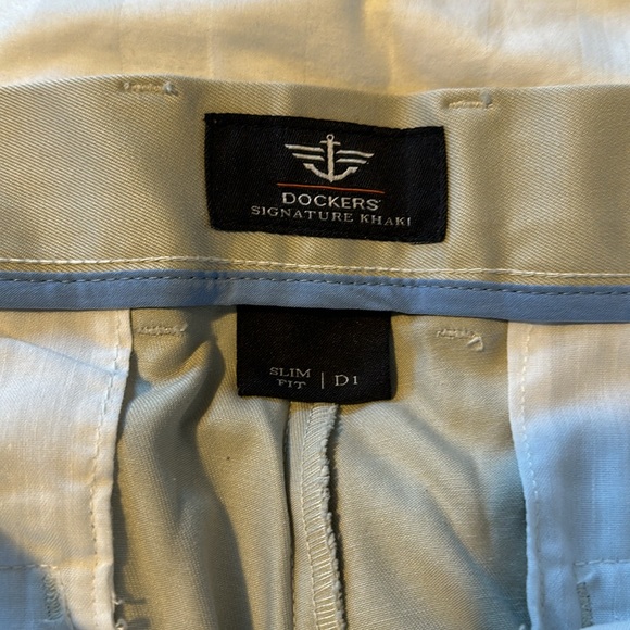 Dockets Signature Khaki Pants - Picture 3 of 4